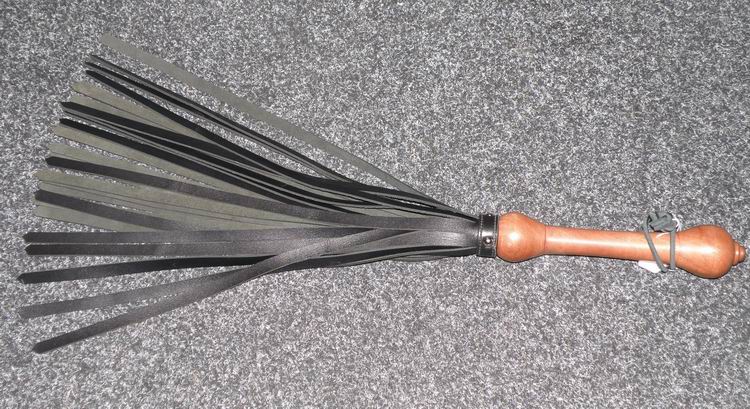 Whip Leather Heavy with Large wooden handle